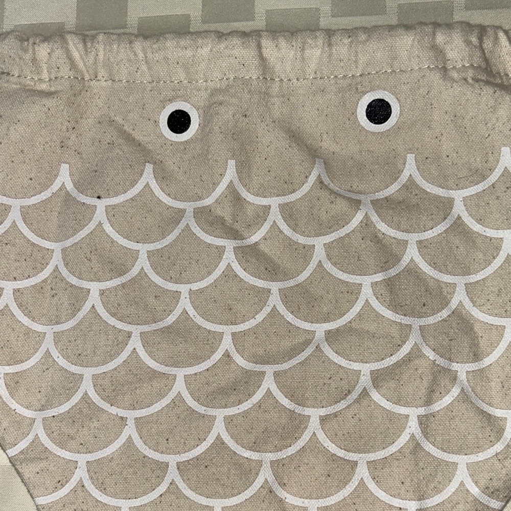 Beige Fish-Shaped Drawstring Backpack - Picture 4 of 4
